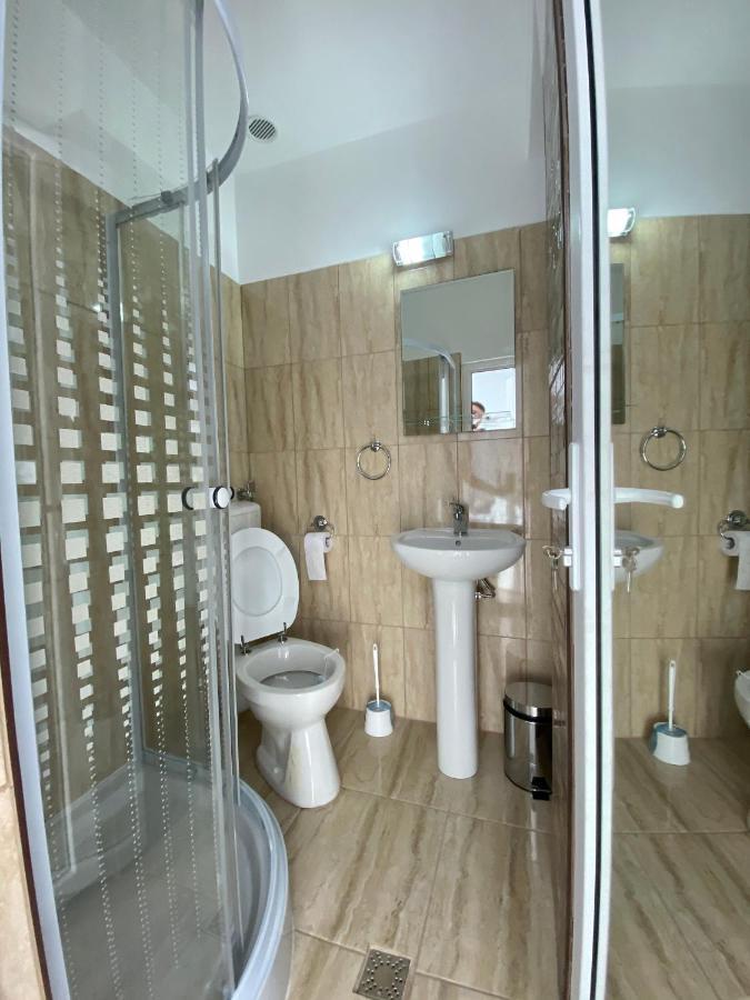 דירות Aninoasa Casa Sonya מראה חיצוני תמונה